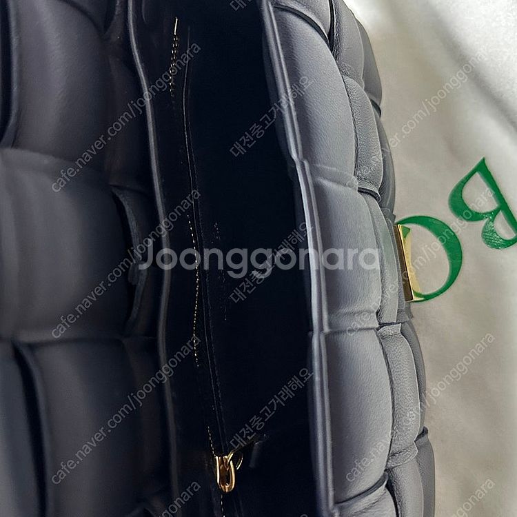 보테가베네타 스몰 패디드 카세트백--6
