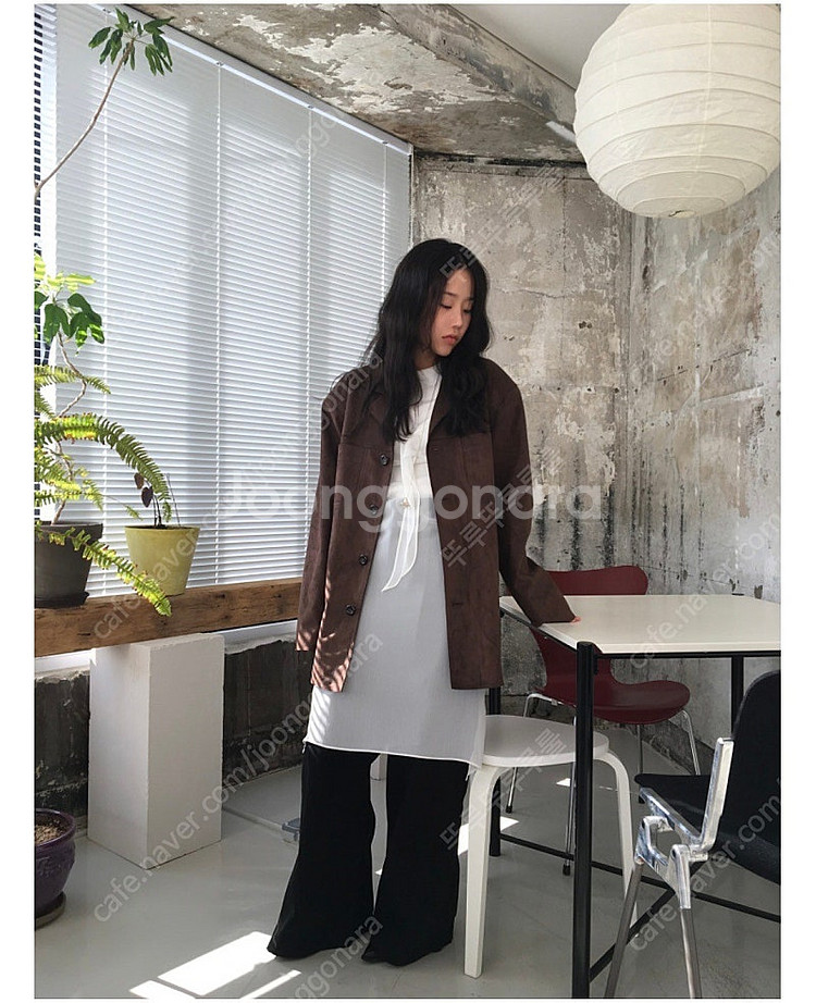 미닝아웃 스웨이드 자켓 팝니다--0