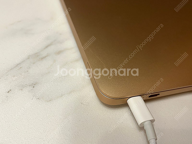 맥북에어 M1 골드 1TB (8GB) 상태최상 배터리효...--5
