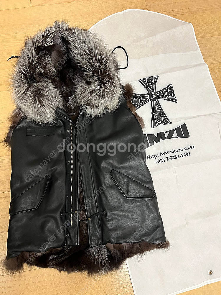 임주 imzu 실버폭스 스왈로브십자장식 가죽베스트 새상...--0