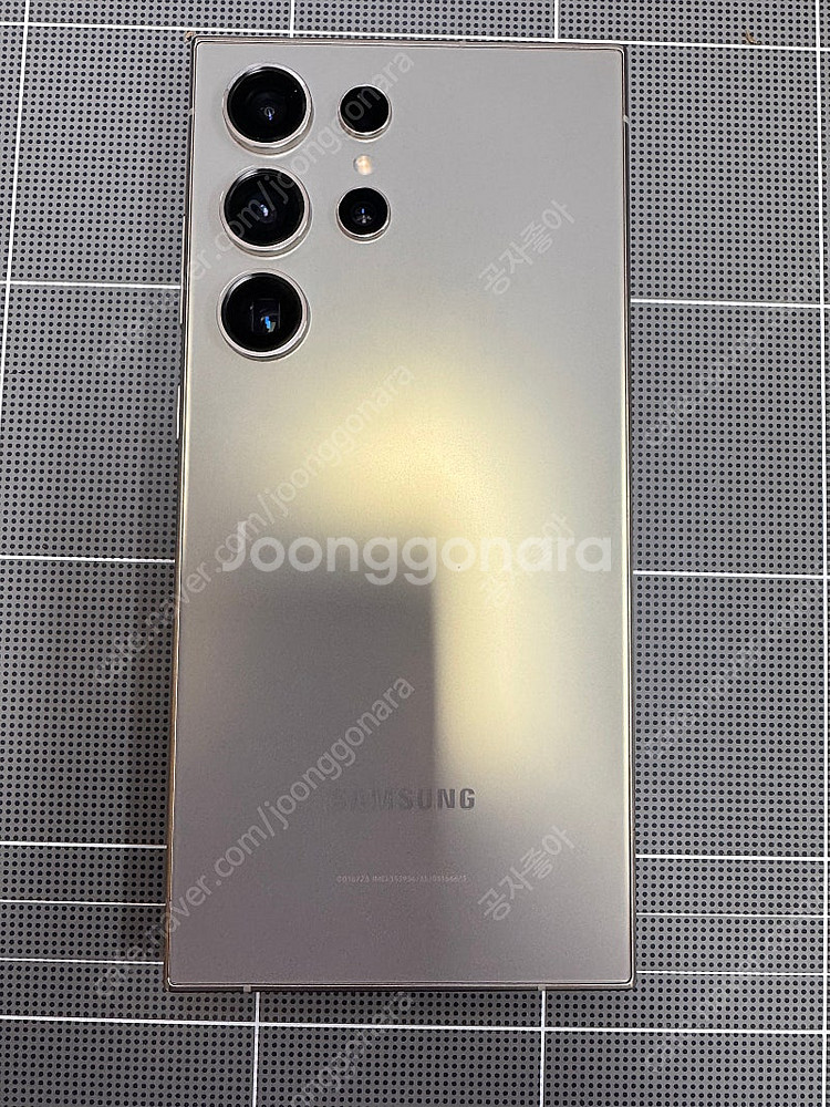 갤럭시S24 울트라 1TB 팝니다--8