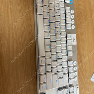 로지텍 g915x tkl 텍타일 화이트 키보드