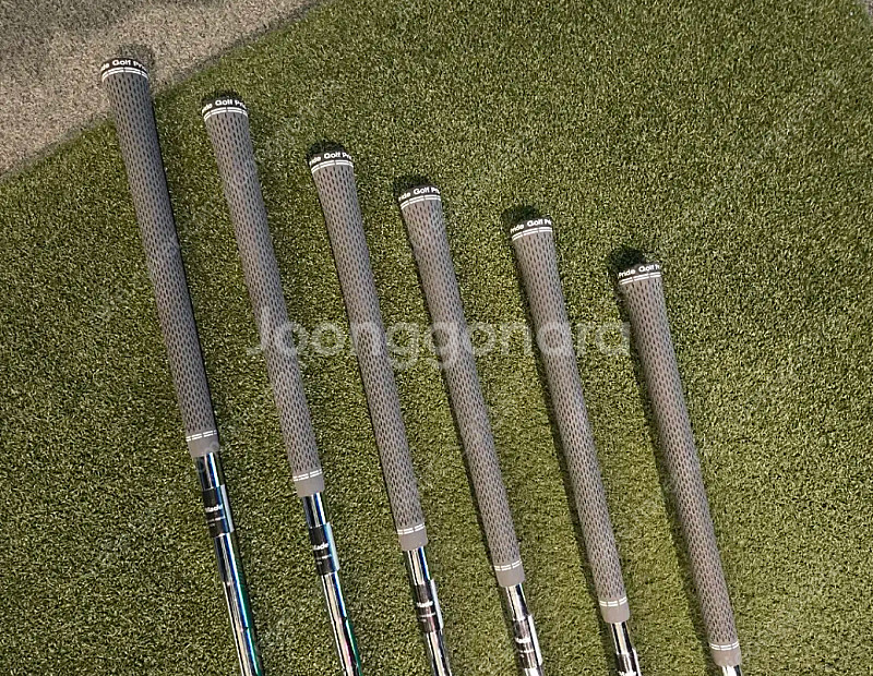 급히~테일러메이드 4세대 p790 아이언 싸게 판매합니...--8