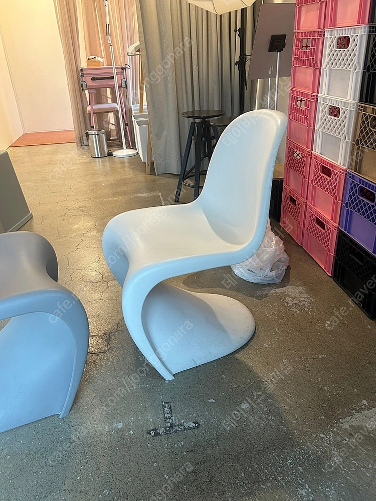 비트라 Vitra 펜톤 체어 이미지