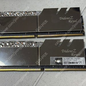 지스킬 트라이던트z 로얄 ddr4 32gb (16gb*2) 팝니다