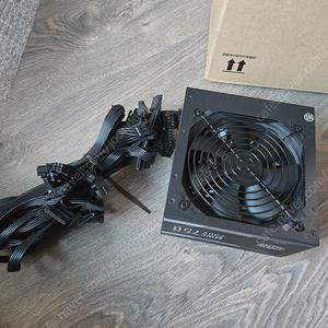 쿨러마스터 MWE 750W 팝니다