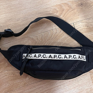 A.P.C 아페쎄 힙색 새상품