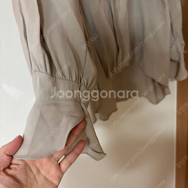 데일리룩 베이지 블라우스 셔츠 결혼식 하객룩 오피스룩 ...--1