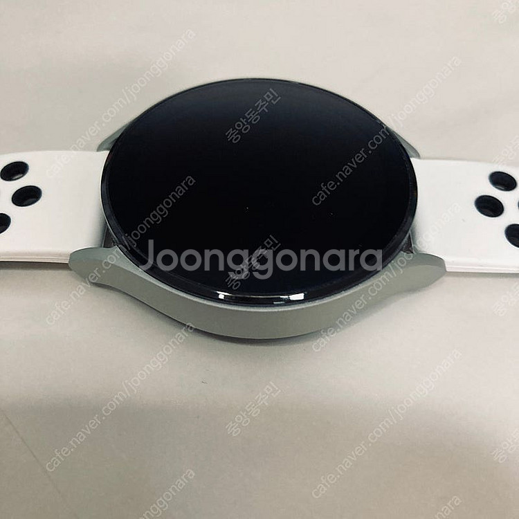 갤럭시 워치4 실버 44MM 매우깨끗 케이블포함 8만원...--2