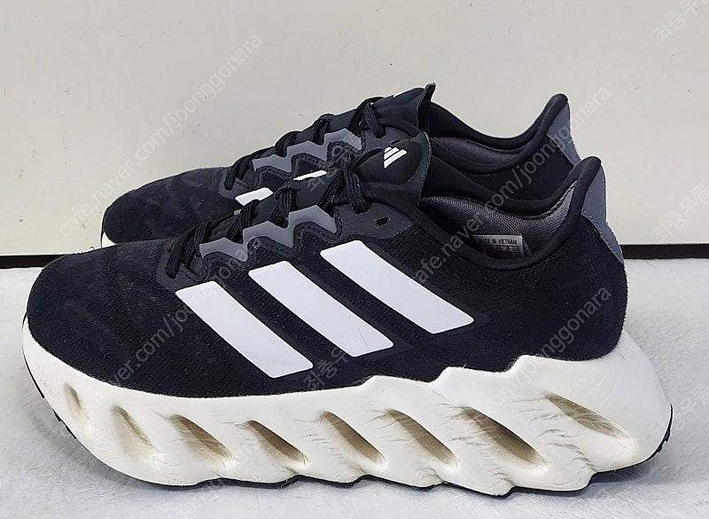 35500원 270size 아디다스 스위치 포워드FWD 코어블랙 매쉬 초경량 런닝화스니커즈단화--1