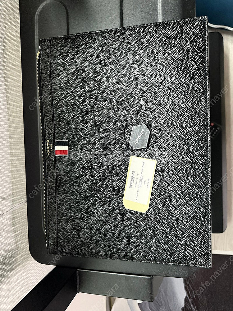 톰브라운 클러치백 크림정품 상태극상--0