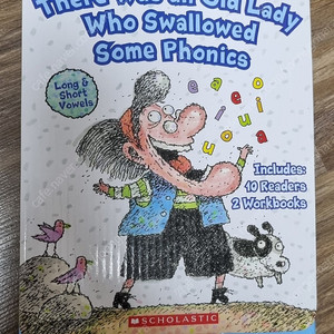 there was an old lady who swallowed some phonics 영어책