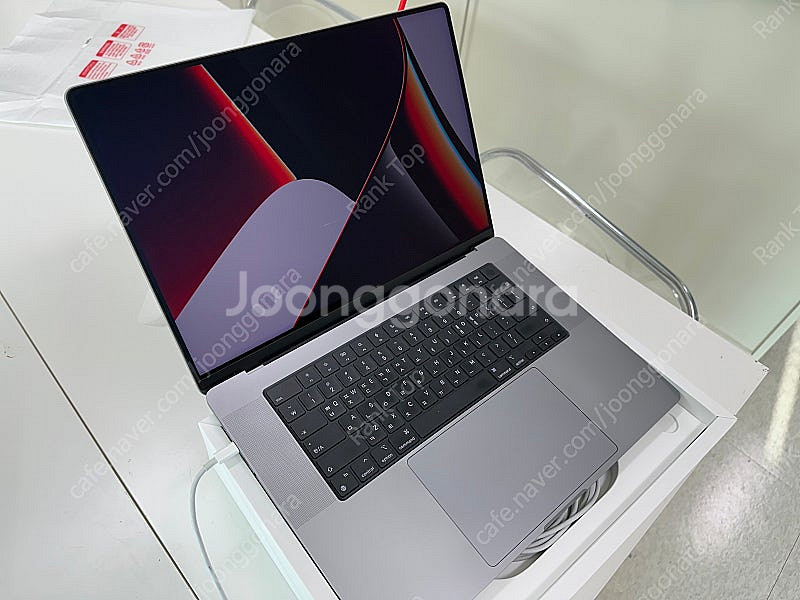 맥북 프로 16인치 m1 pro 스그 팝니다. 램 16...--7