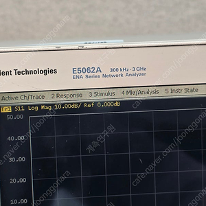 중고RF네트워크분석기 Agilent E5062A ENA-L판매합니다. 연구원사용장비로 상태 깨끗합니다.