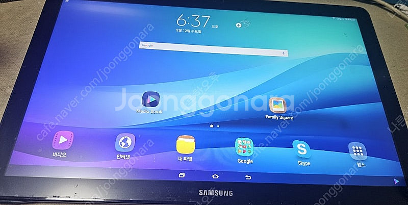 갤럭시 뷰(SM-T670)해외판 팝니다.--1