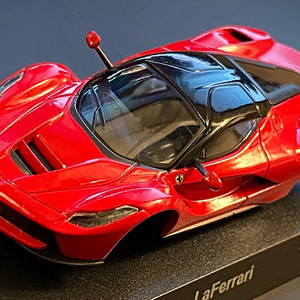 교쇼 페라리 판매 Kyosho 1/64 LaFerrari '레드 라페라리' 다이캐스트 판매 합니다.