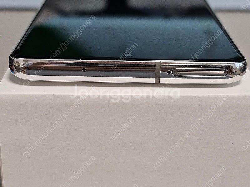 삼성 갤럭시 퀀텀2 화이트 SM-A826S--4
