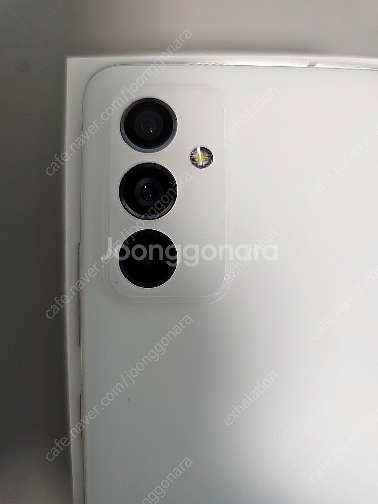삼성 갤럭시 퀀텀2 화이트 SM-A826S--9