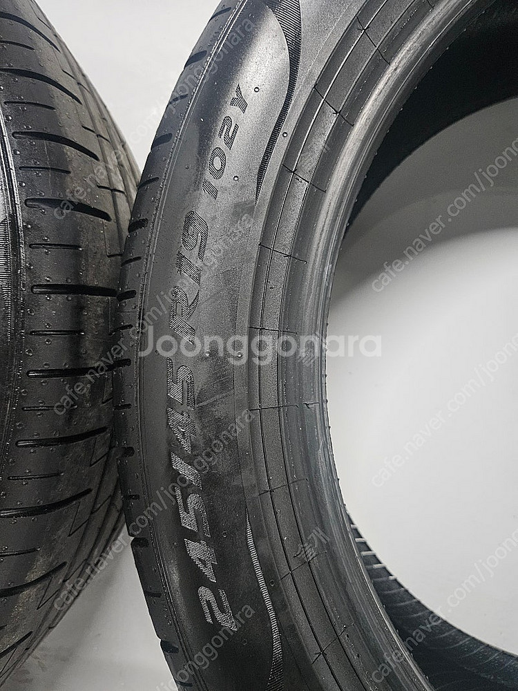 피렐리 P ZERO 245/45 R19 타이어 2개--3