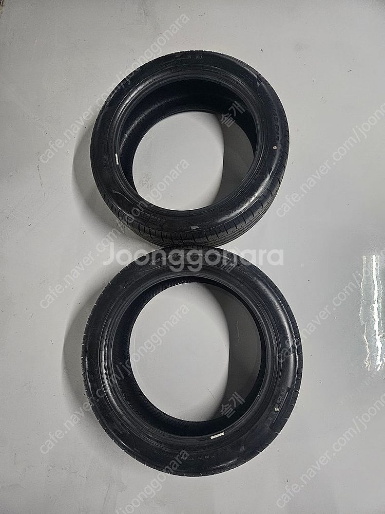 피렐리 P ZERO 245/45 R19 타이어 2개--4