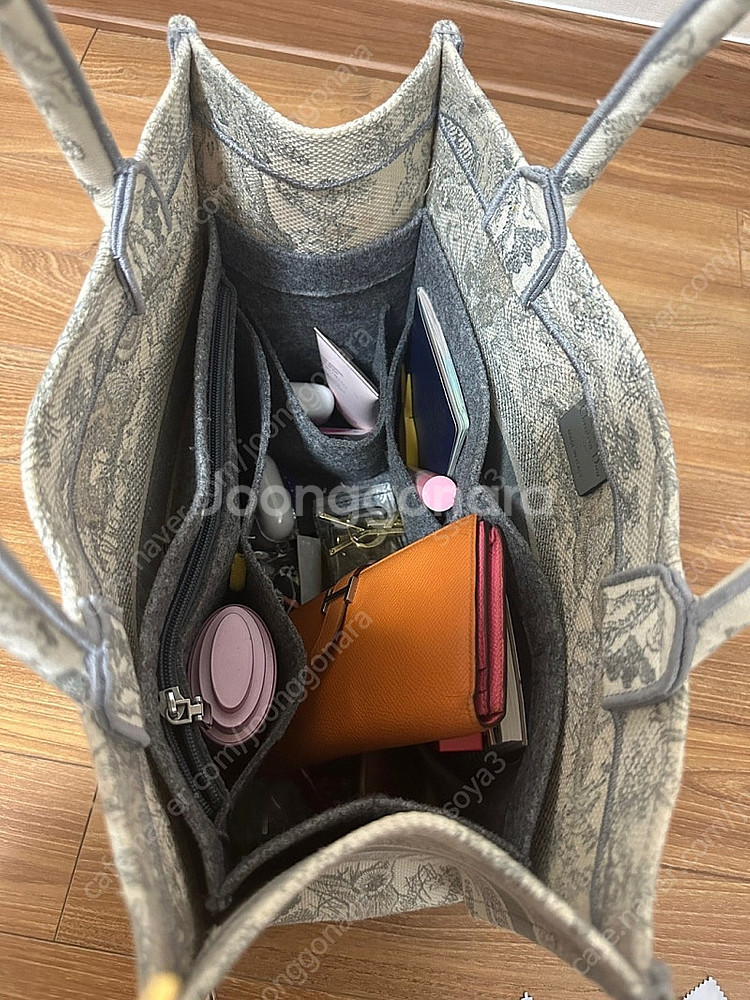디올 트왈 드 주이 자수 미디엄 북 토트 백 에크루 그...--4