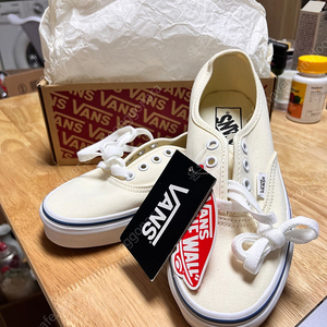 VANS 반스 어센틱 화이트 새상품