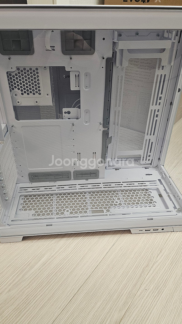 리안리 O11D Evo RGB 화이트 케이스--0
