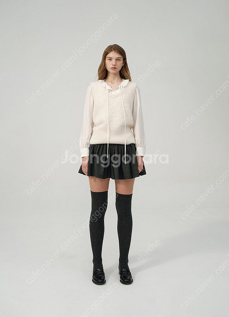 더바넷 알파카 니트 베스트 아이보리 Alpaca U-Neck Knit Vest--0