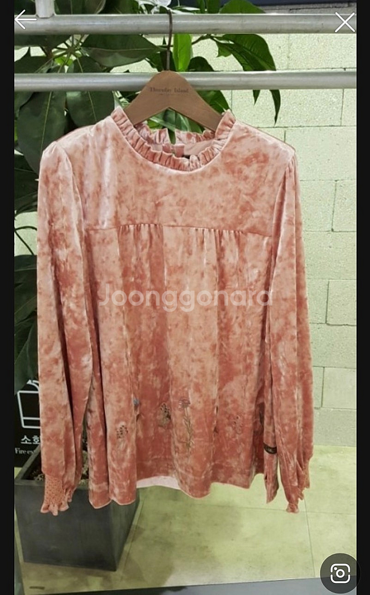 무배 새상품 S 벨벳 플라워자수 블라우스 써스데이아일랜...--0