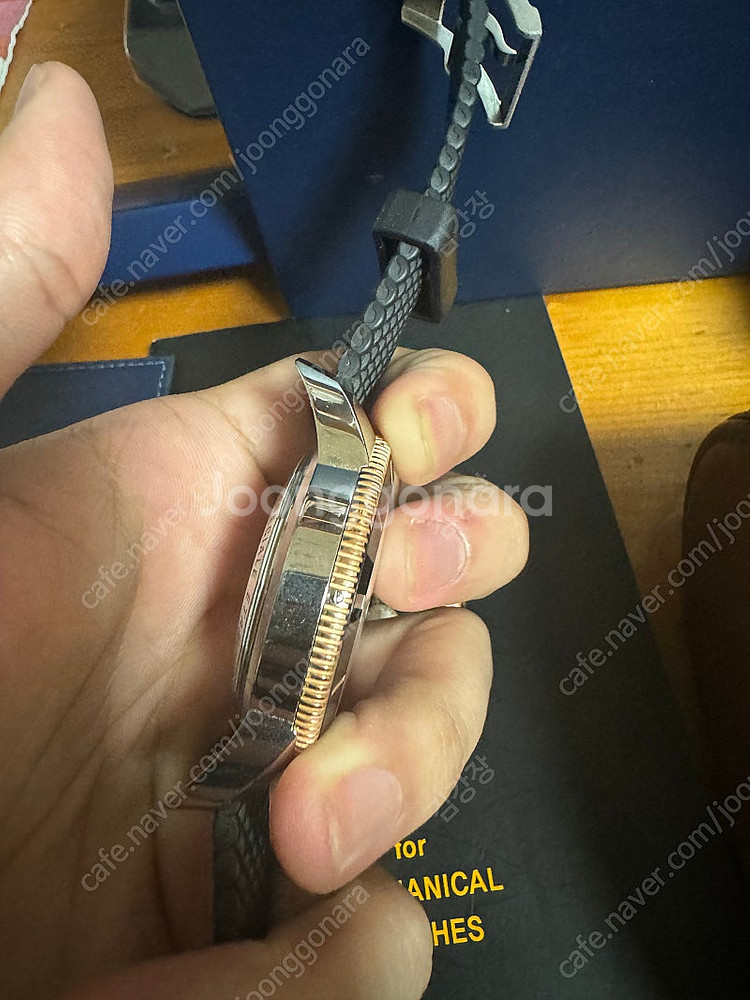 브라이틀링 슈퍼오션 헤리티지 흑콤 44mm--6