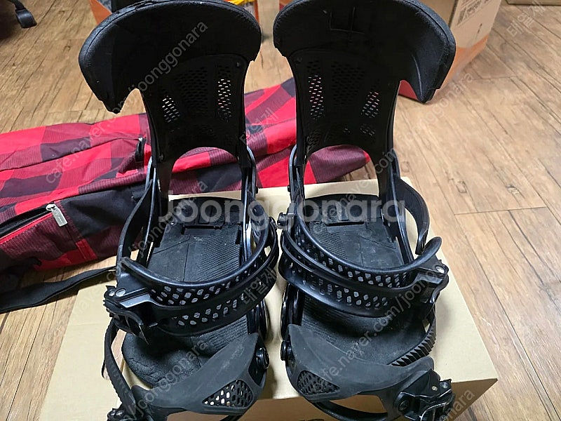 버튼 말라비타 윙 M사이즈 바인딩 팔아요--0