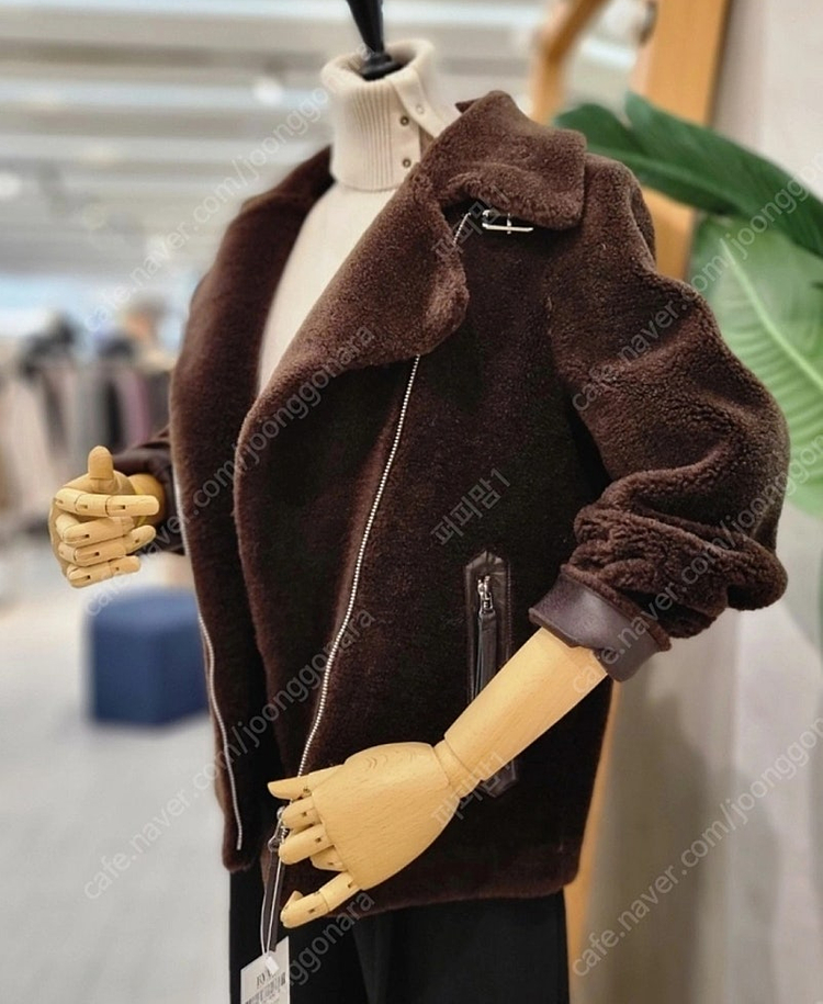 새상품급) 카시바디 양모 100 양가죽 무스탕 자켓 판매합니다--1