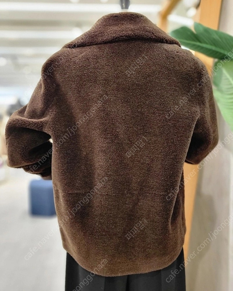 새상품급) 카시바디 양모 100 양가죽 무스탕 자켓 판매합니다--2