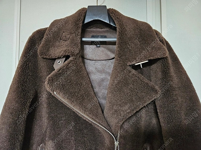 새상품급) 카시바디 양모 100 양가죽 무스탕 자켓 판매합니다--4