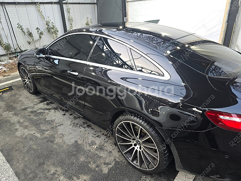 2019.8월 무사고 벤츠 e220d 쿠페 검정색팜--4