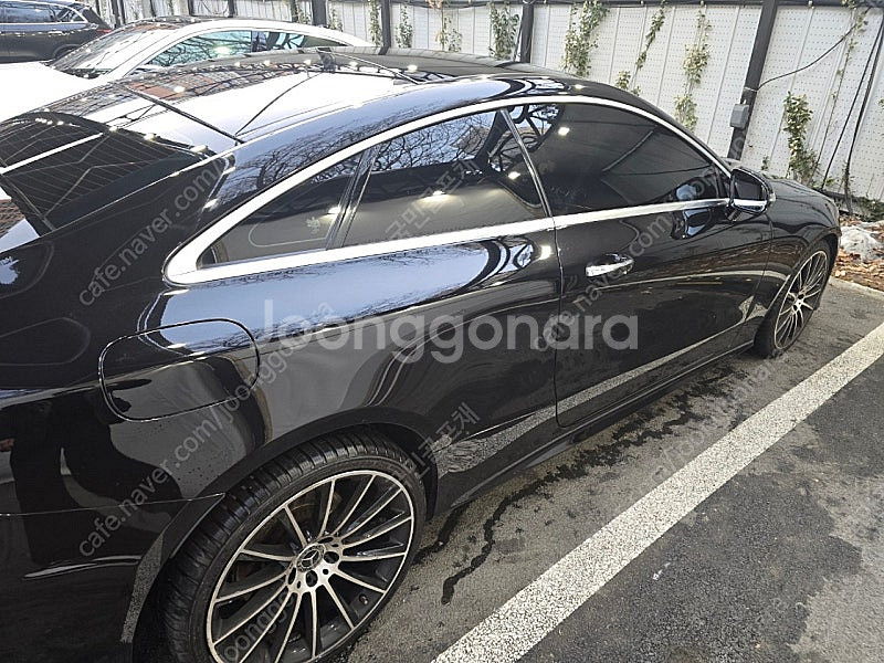 2019.8월 무사고 벤츠 e220d 쿠페 검정색팜--8