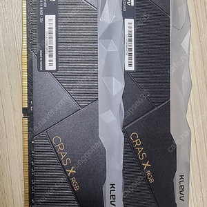 ESSENCORE KLEVV DDR4-3200 CL16 CRAS X RGB 16GB (8gb x 2)