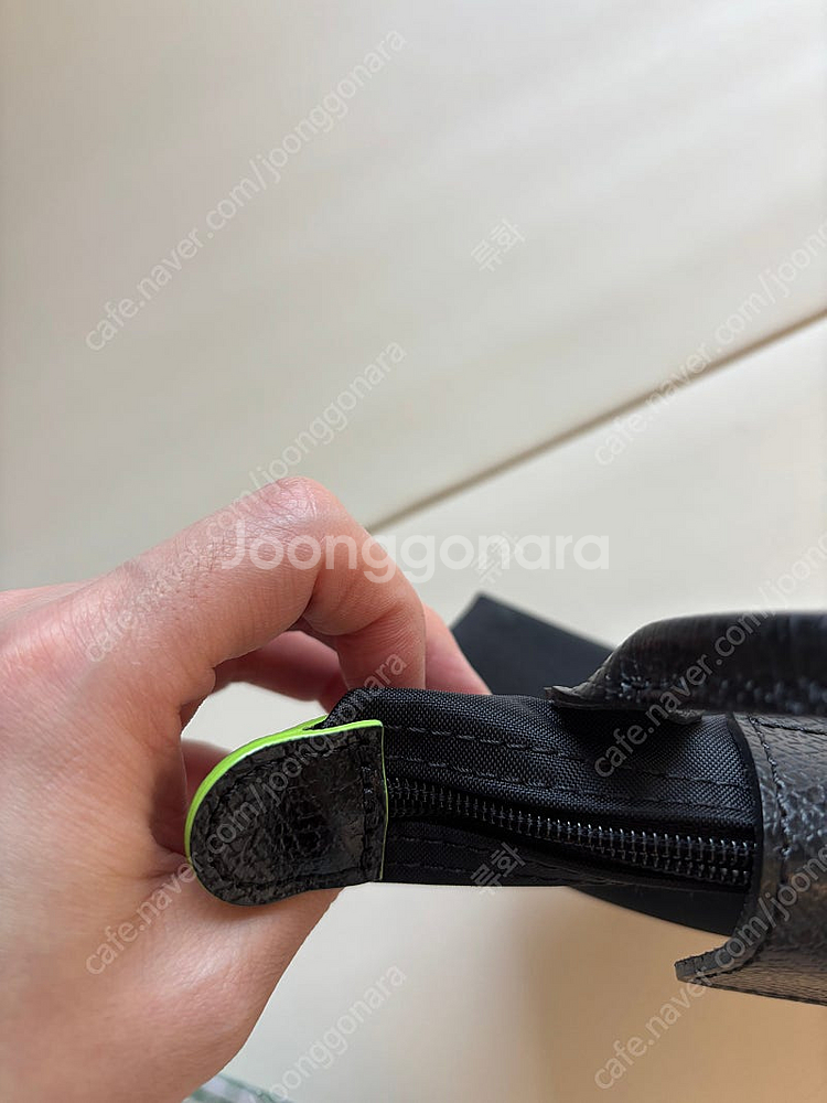 롱샴 르플리아쥬 그린핸들 파우치(블랙)--4