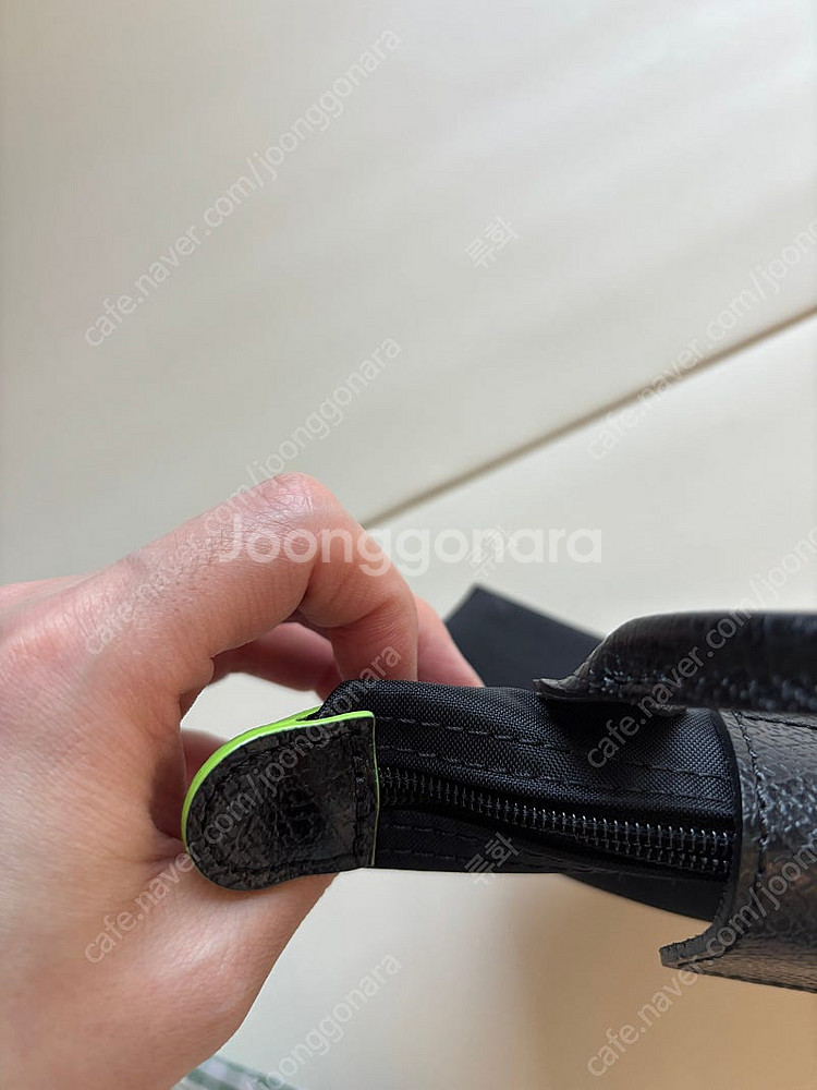 롱샴 르플리아쥬 그린핸들 파우치(블랙)--5