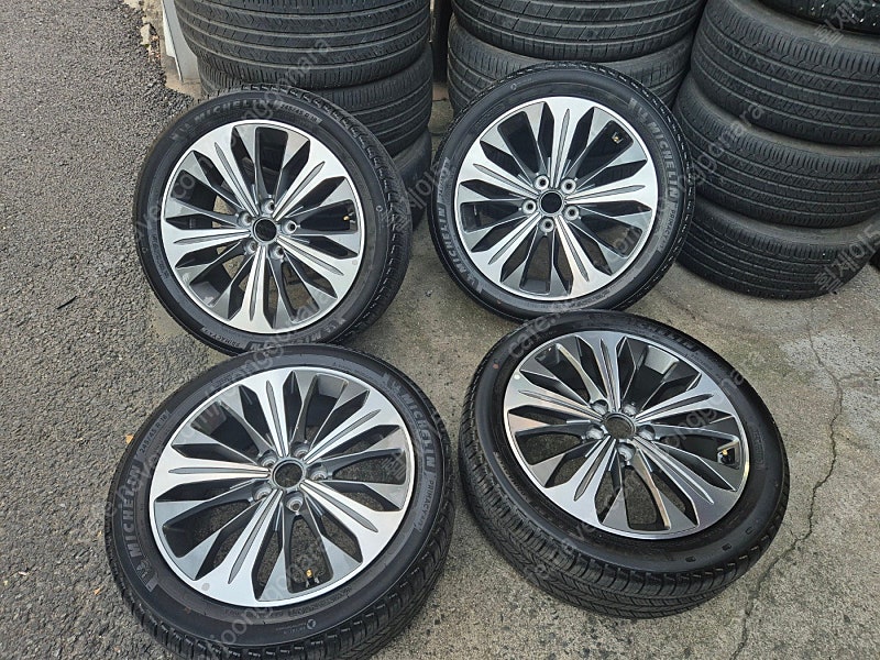 (판매)기아 k8 18인치 임판 휠타이어 245/45R...--0