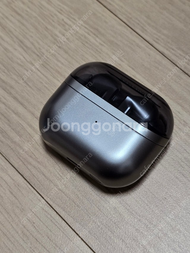 [팝니다] 갤럭시 버즈3 프로 실버 + 아즈라 크리스탈--1
