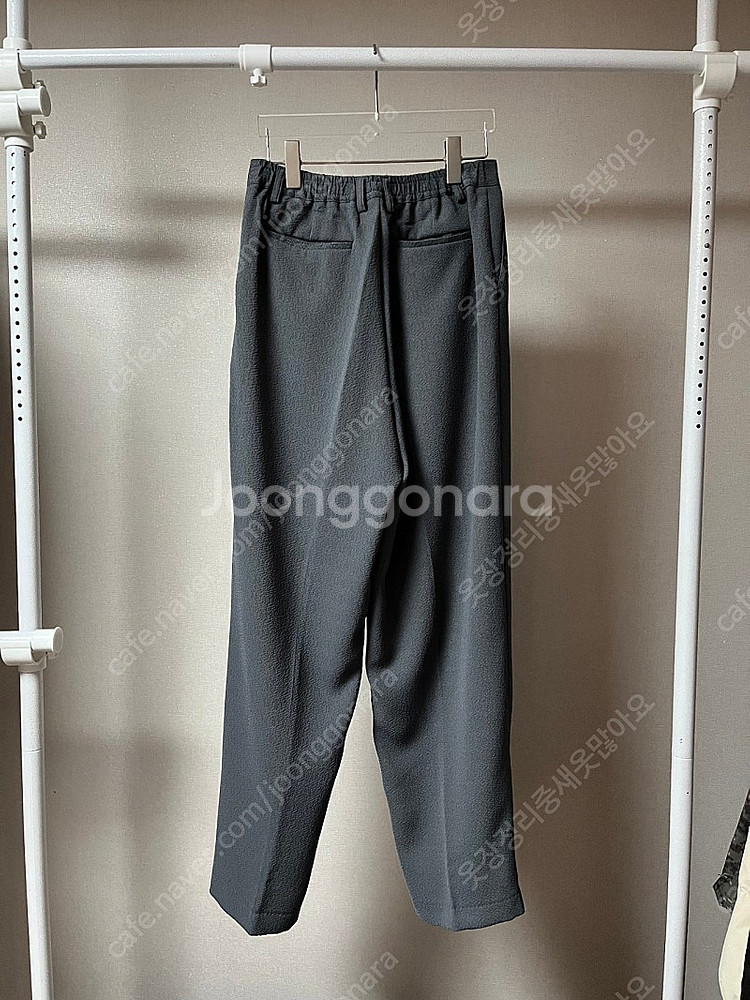 남자 세미와이드 슬랙스 허리 반밴딩 그레이--1