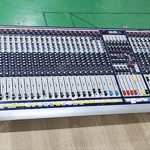 Soundcraft(사운드크래프트) GB4 32채널 오디오믹서