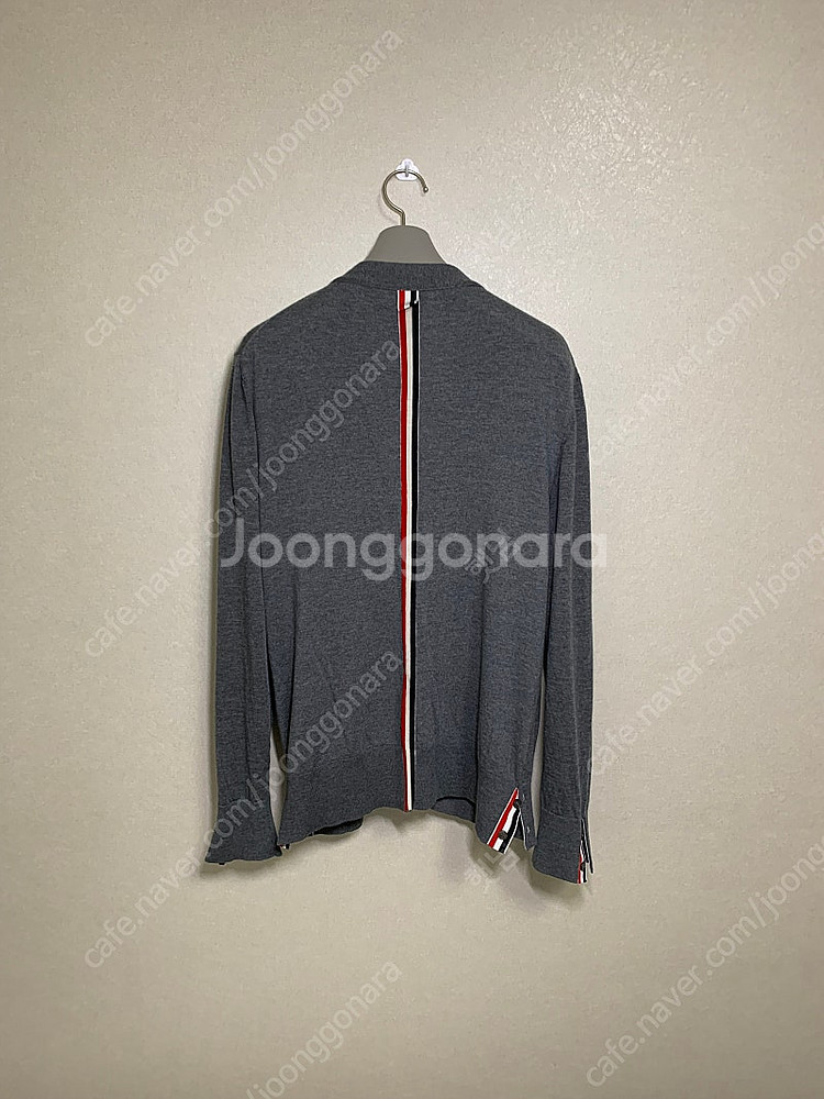 새거급 정품 톰브라운 백삼선 울가디건 그레이 사이즈 5--1