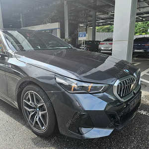 BMW G60 5시리즈 아이코닉글로우 그릴판매합니다