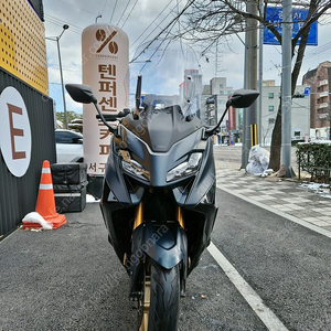 T-MAX 2023년식 팝니다