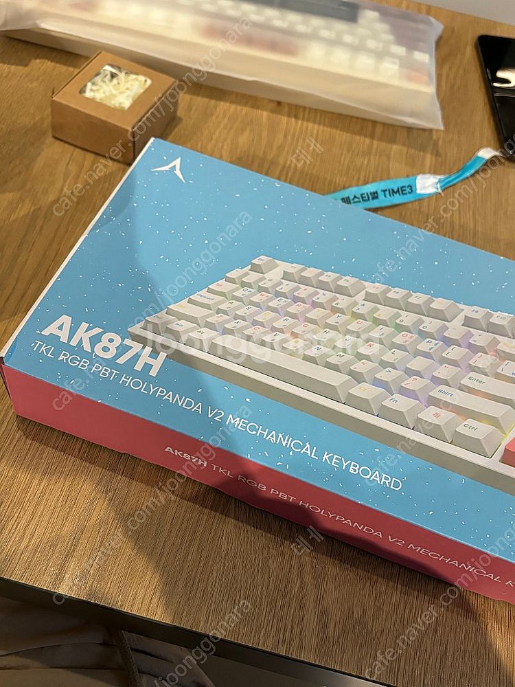 앱코 키보드 미개봉 새상품 AK87H TKL RGB P...--0