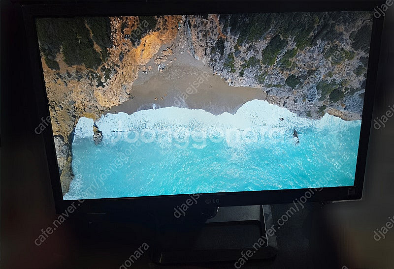 LG 24인치 LED 모니터 24M45HQ 팝니다--0