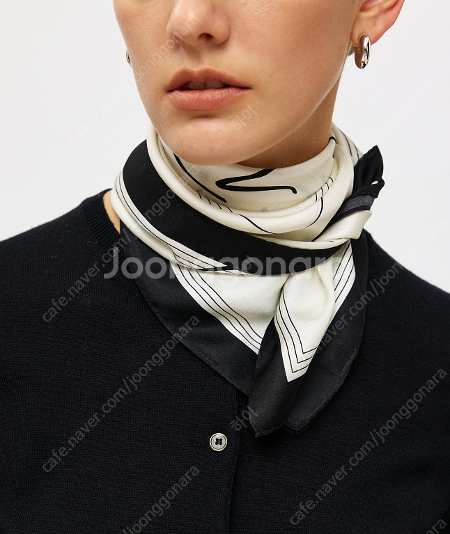 R2W cali logo silk Scarf--1