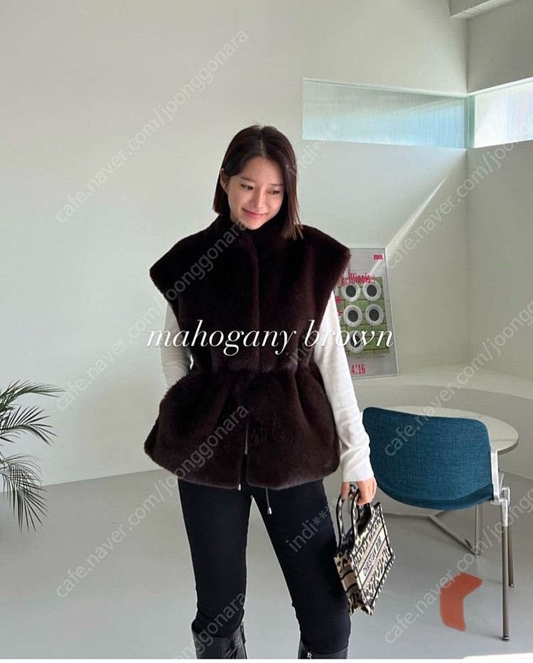 홍메리 드멜 페이크퍼 조끼 마호가니 브라운 거의 새거--3